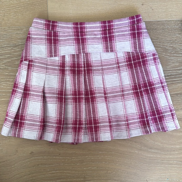 SO adaptive Girls Pink and White Pleated Skirt with built in white shorts size 8 - Picture 2 of 5